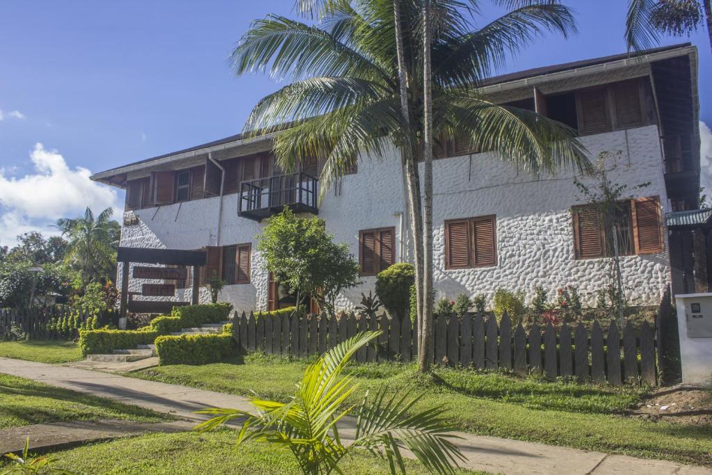 hotel waira selva leticia